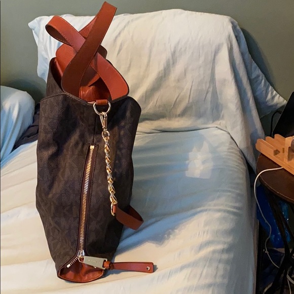 Michael Kors Devon large tote. - Picture 3 of 3